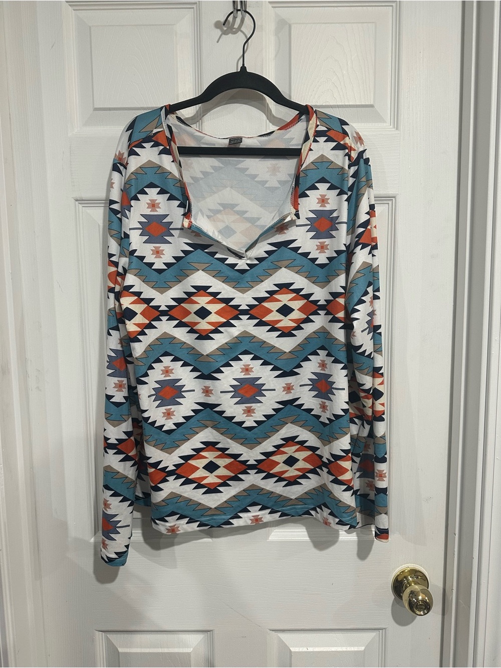 Ranlege Women’s Southwestern Aztec Print Long Sleeve V-Neck Top